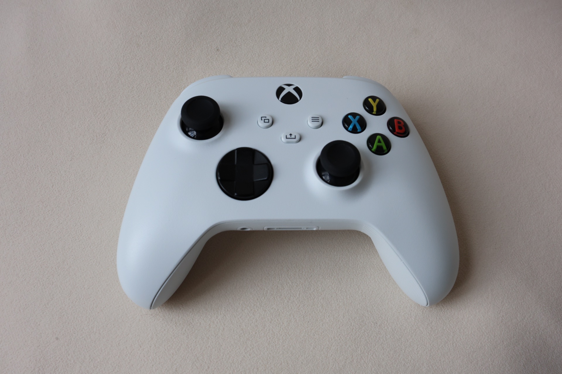 Xbox Series X|S 白色手柄｜赠充电电池实拍 1